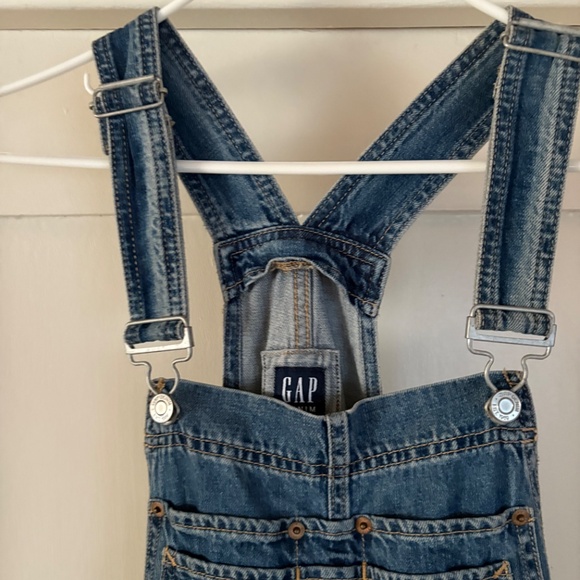 Fun cute Gap denim overalls - Picture 2 of 6